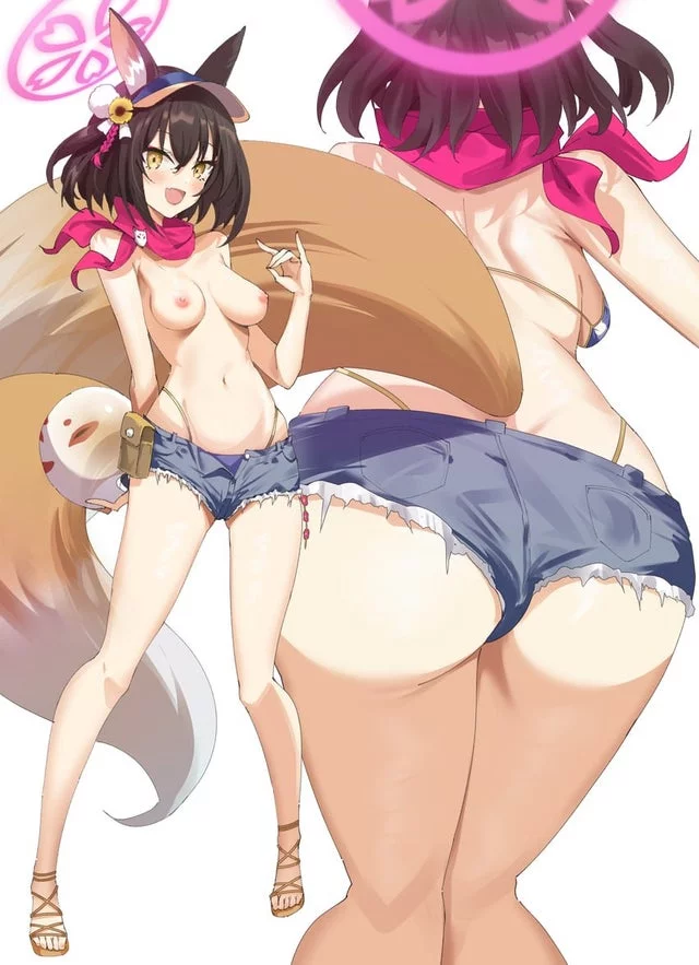 Izuna in summer shorts