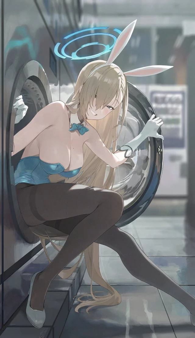 Asuna Ichinose exiting a laudary machine [Blue Archive]