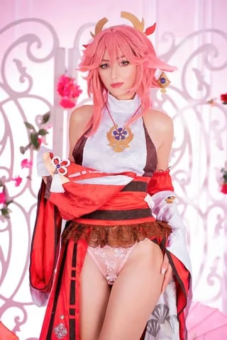 Yae Miko by Axilirator