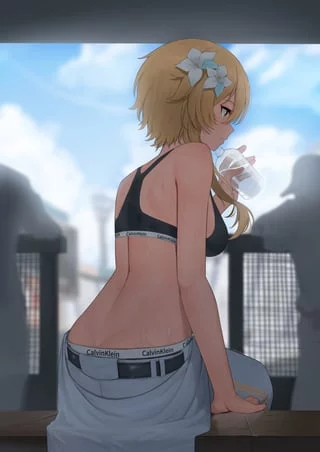 Lumine looks sexy from back