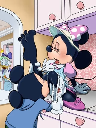 Found mice in the kitchen. What do? [Mickey and Minnie] (arumajiro)