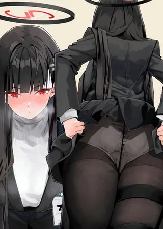 Rio showing her ass