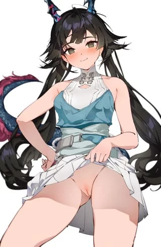 Qianyu's tantalizing slit