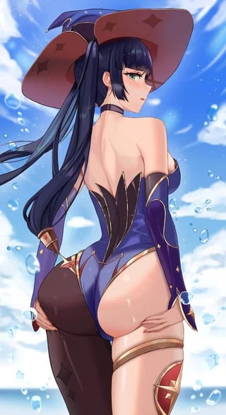 Mona lifting her Ass