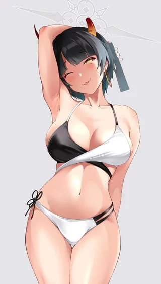 Niya showing her body