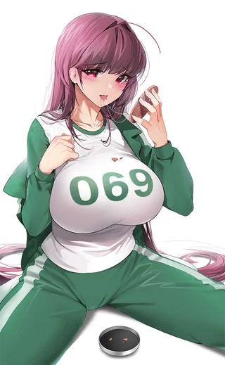 Her T-shirt says everything (Squid game) 
