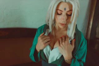 Tsunade cosplay (by LivayDPunk)