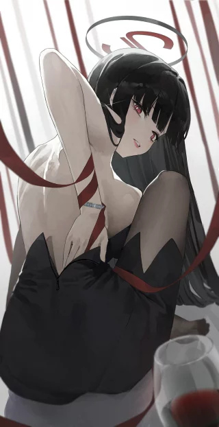 Rio in black dress and bare back (damcheong / Damcheong7)