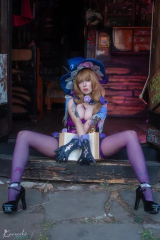 Lisa Minci naughty cosplay by me - kerocchi