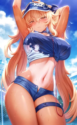 Delicious tanned midriff