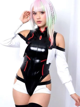 Lucy by sabrina