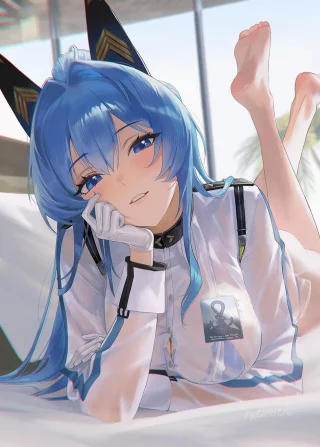 Helm lying on stomach and feet up (rucarachi)