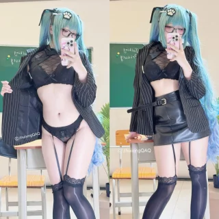 Privaty wants to show you something after school