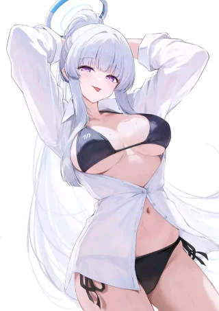 Noa in Bikini
